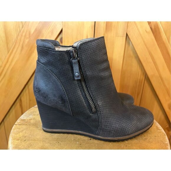 SOUL Naturalizer Women's Haley2 Ankle Boot, Black Nubuck, Size 8M Wedge Zip Up - Picture 1 of 8